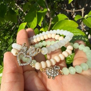Rhinestone Heart & Beaded Stretch Bracelet Set in Mint, Cream & White
